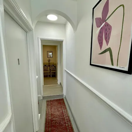 Ridgeways Premium House Guest house Bristol