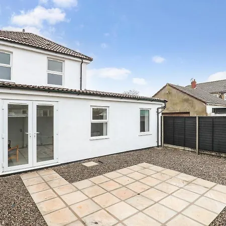 Ridgeways Premium House Guest house Bristol