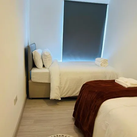 Ridgeways Premium House Guest house Bristol