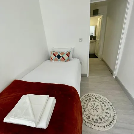 Ridgeways Premium House Bristol