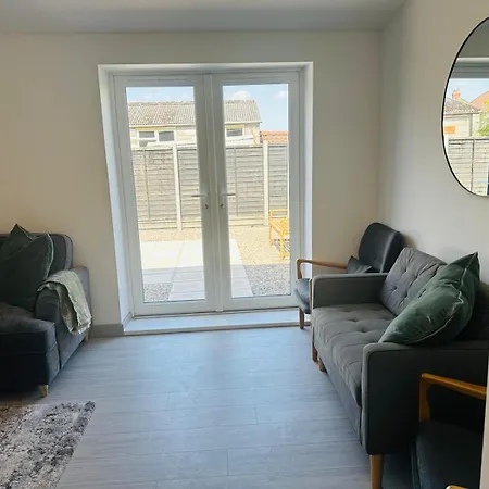 Ridgeways Premium House 3* Bristol