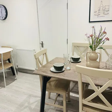 Ridgeways Premium House Guest house