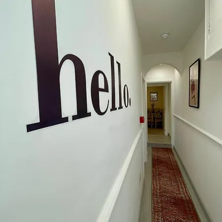Guest house Ridgeways Premium House Bristol