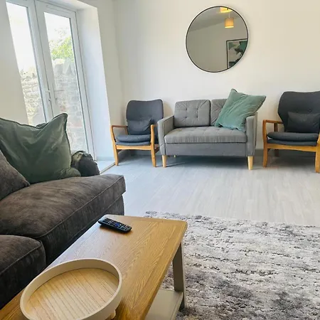 Ridgeways Premium House Bristol